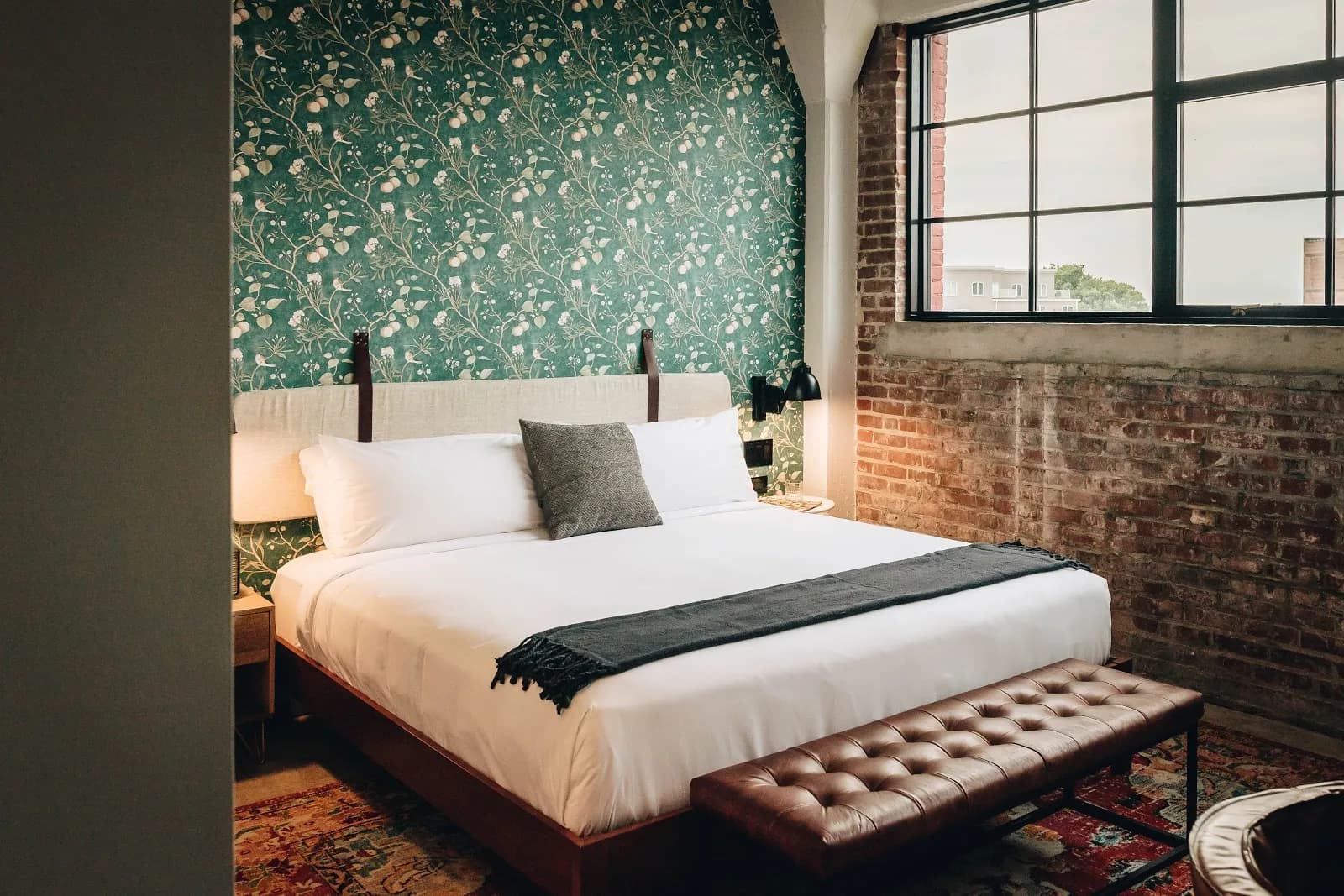 bedroom-kingbed