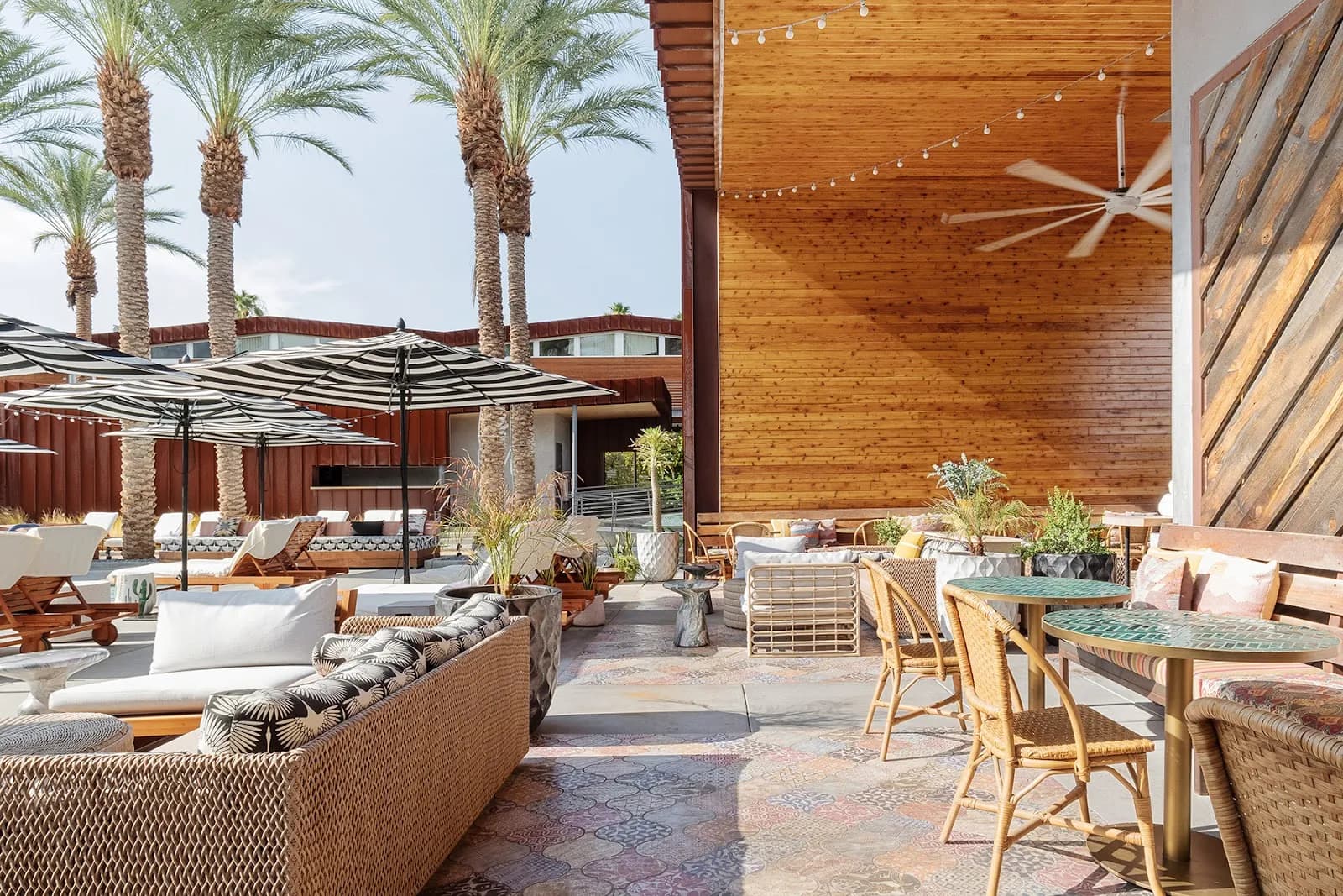 amenities-loungepatio