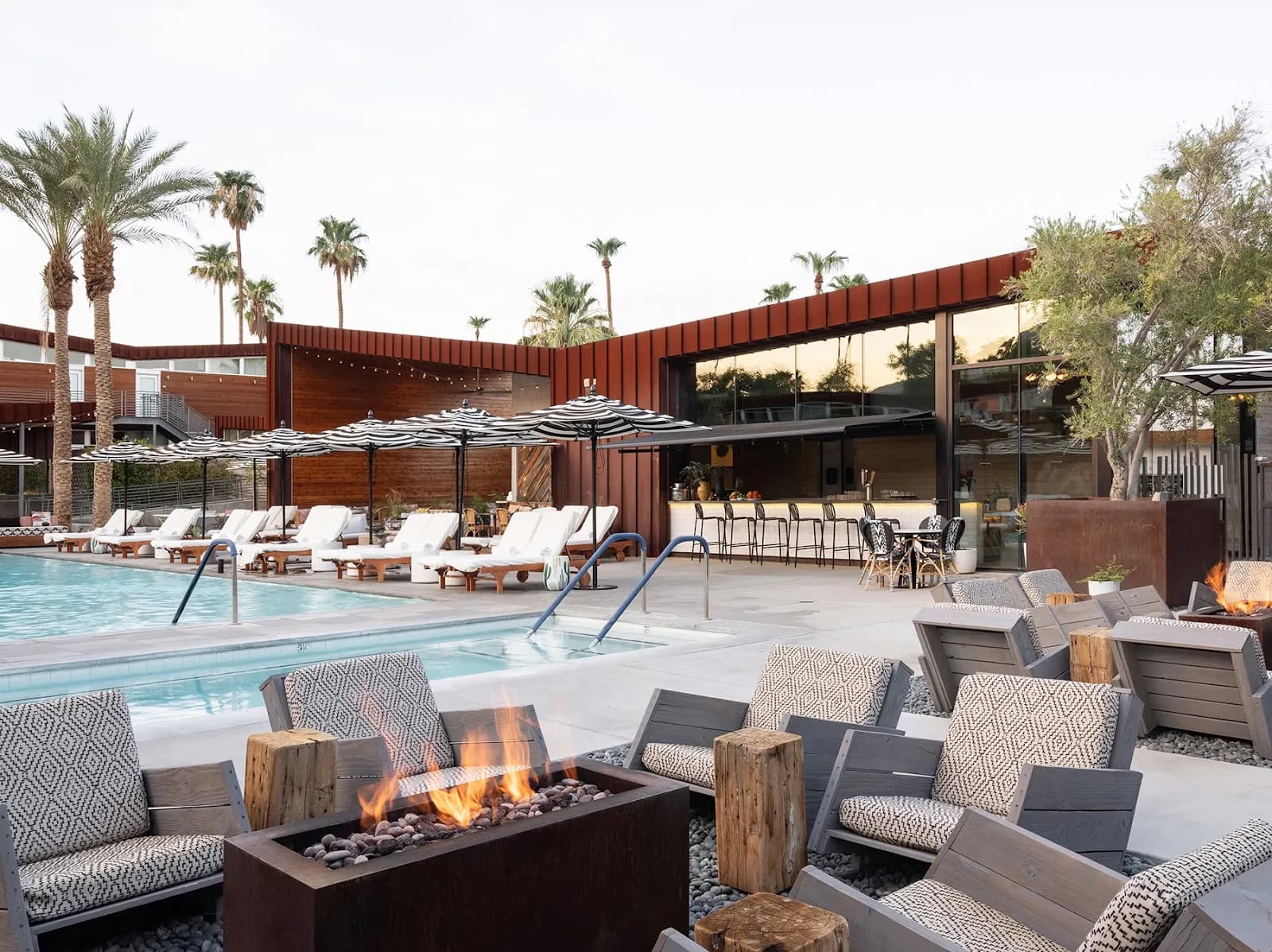 amenities-poolarea