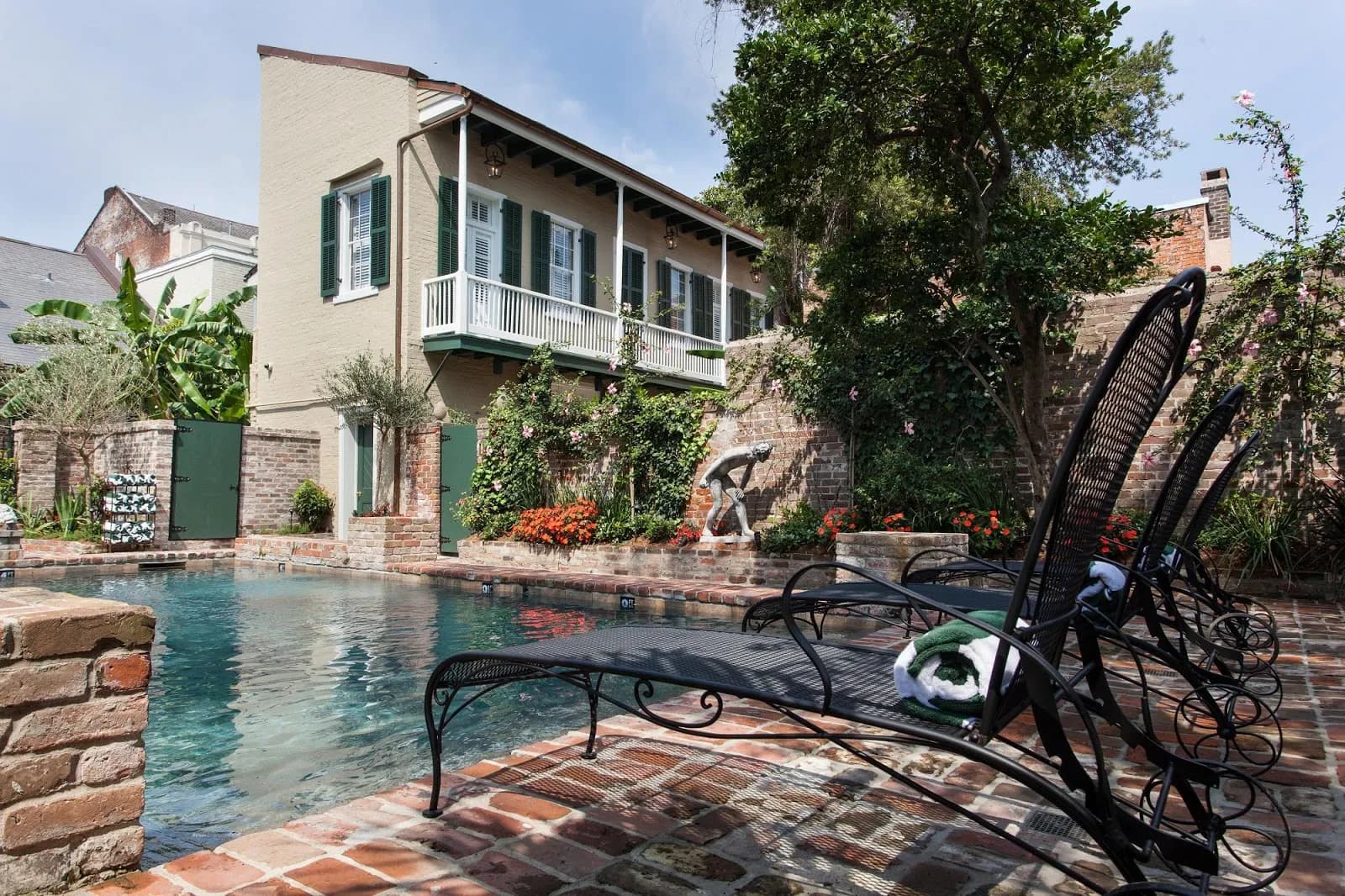 amenities-pool