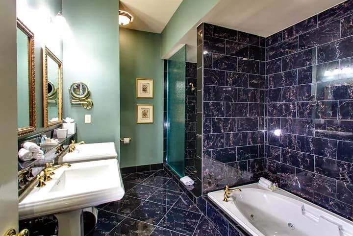 bathroom-bathtub