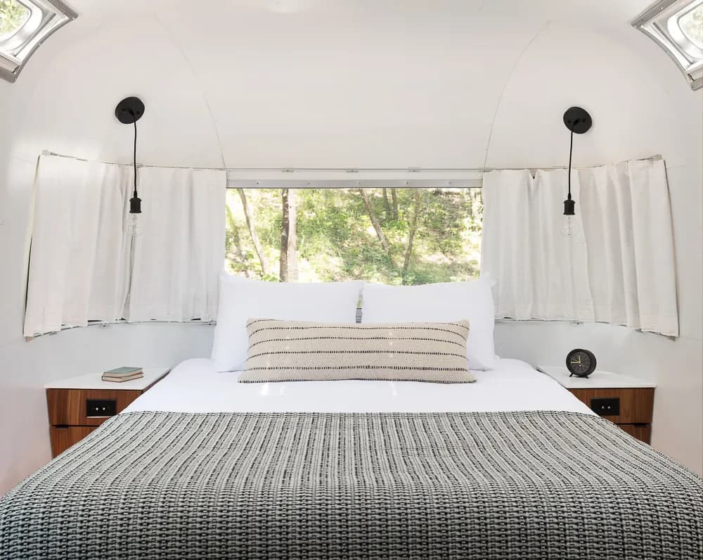 bedroom-airstream