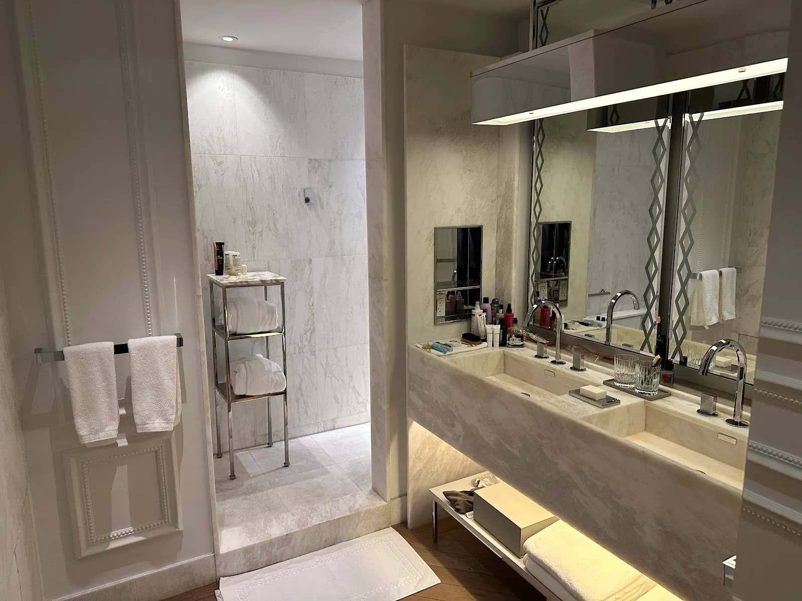 bathroom-vanity