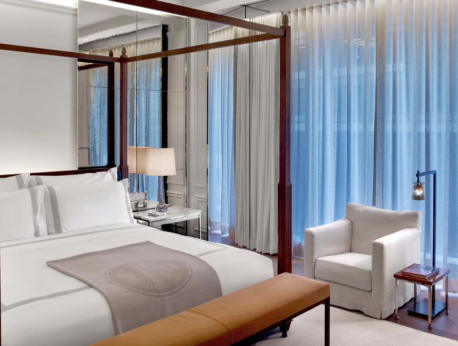 bedroom-suite