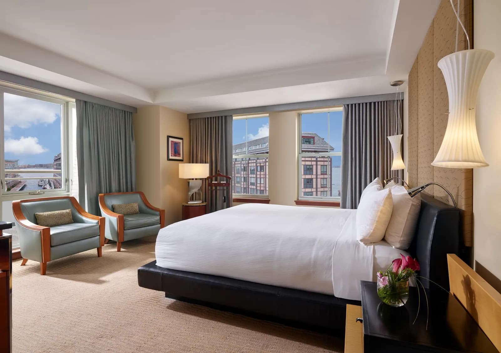 bedroom-kingbed