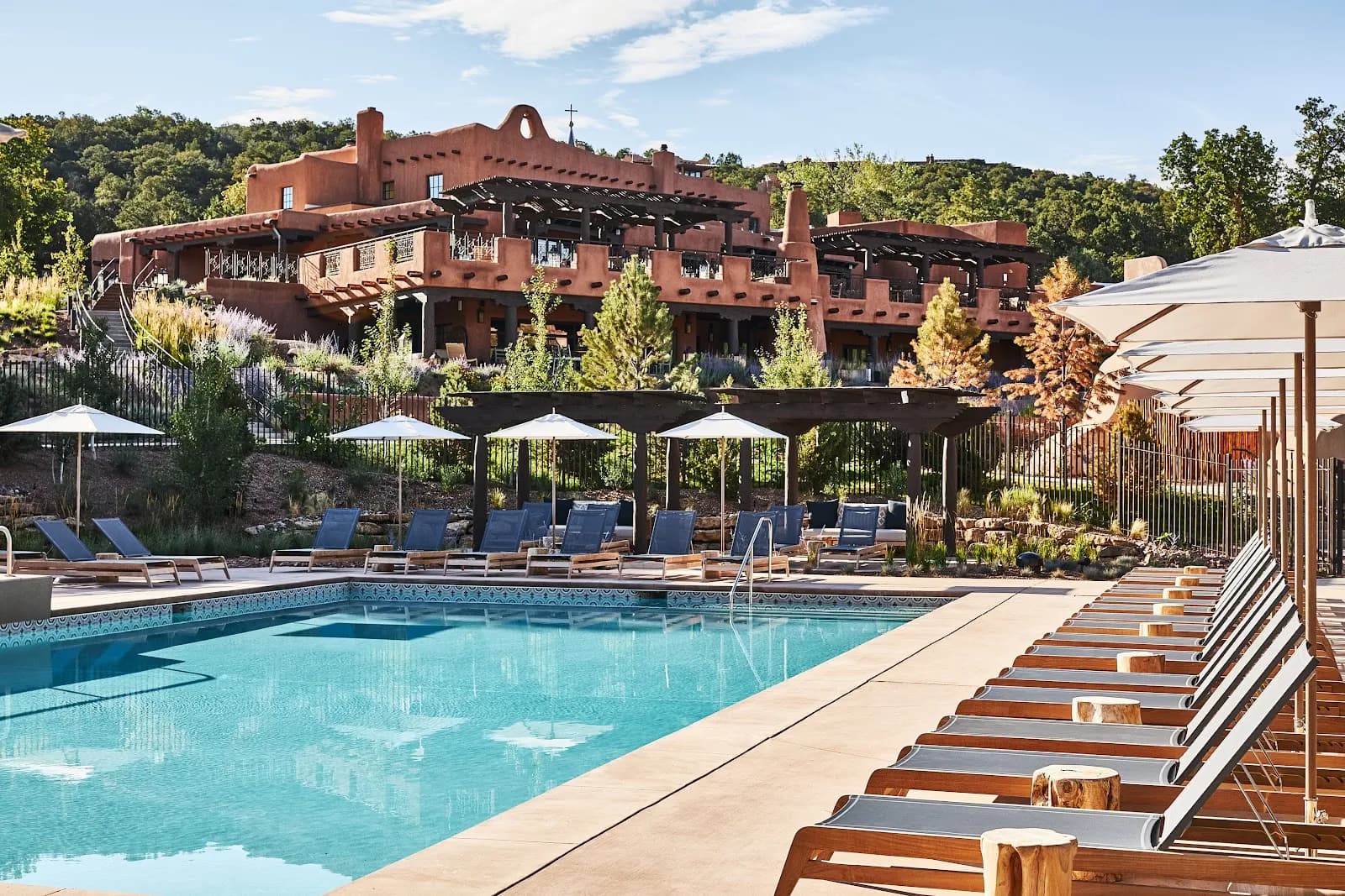 amenities-pool