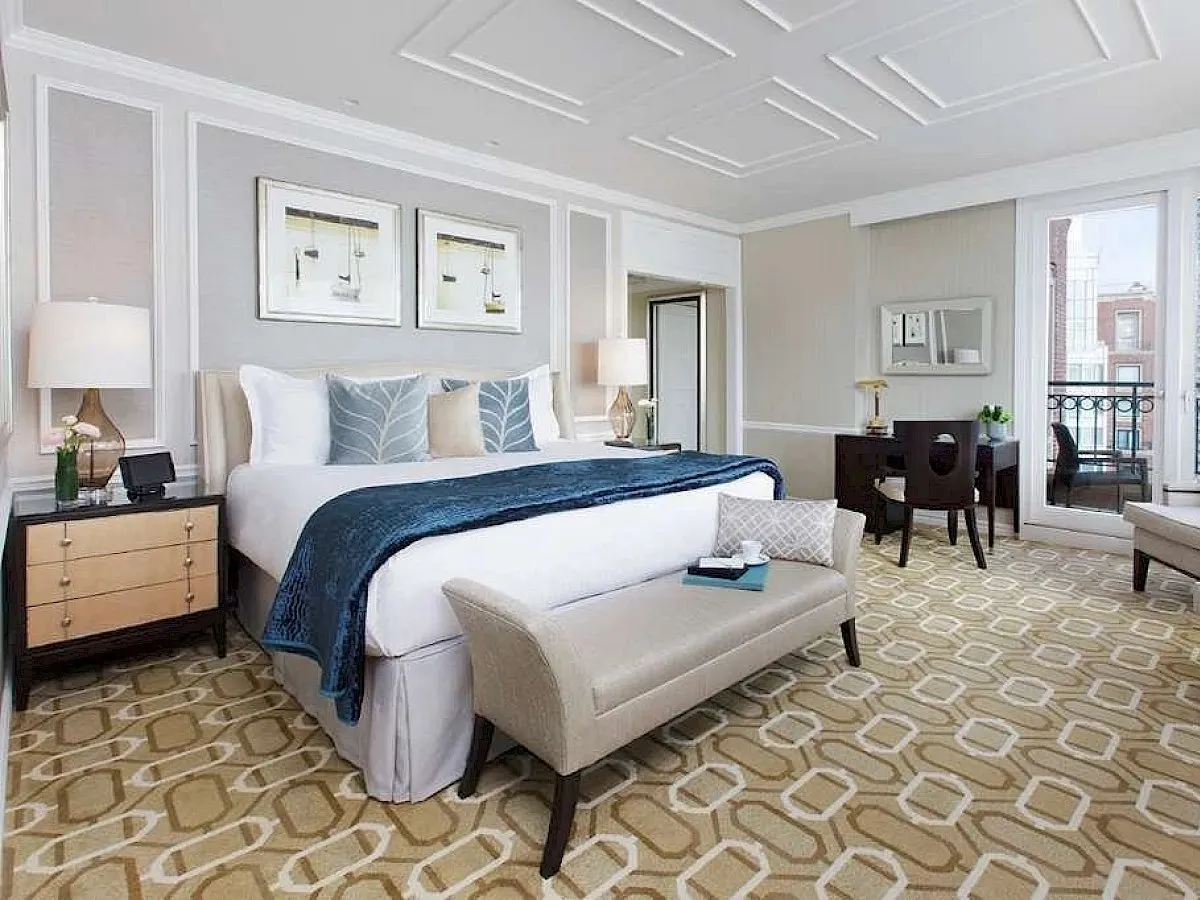 bedroom-kingbed