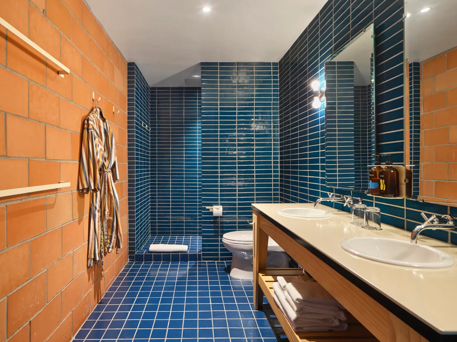 bathroom-shower