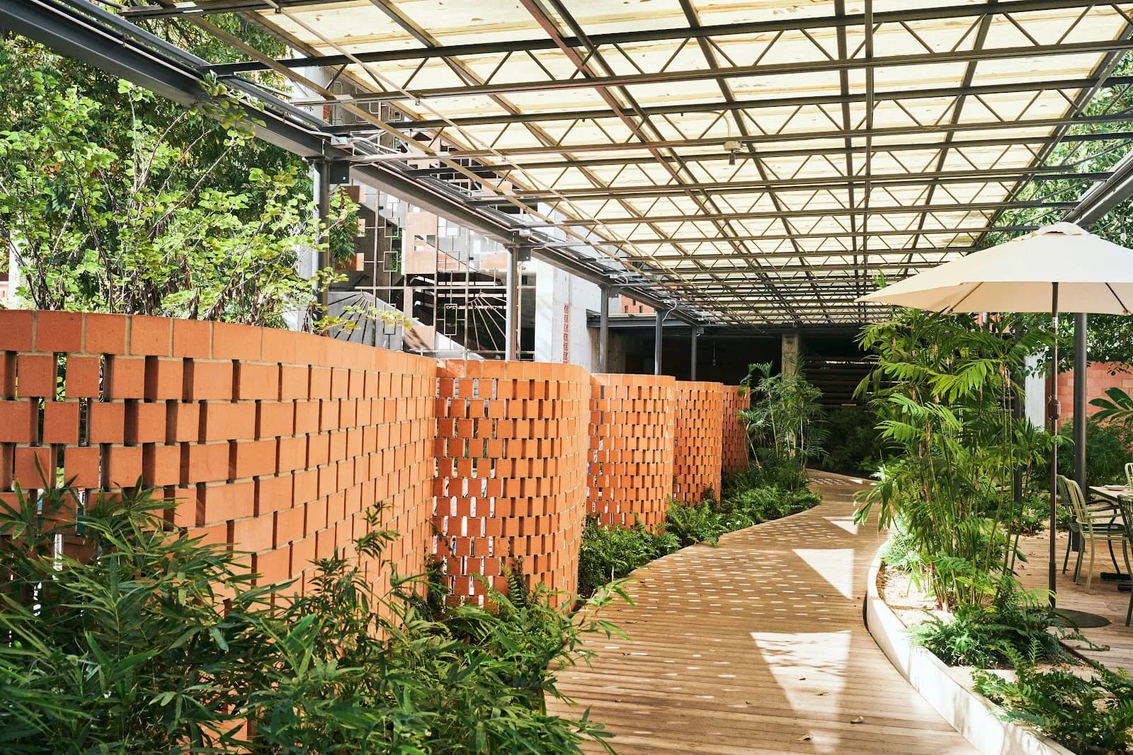 exterior-courtyard