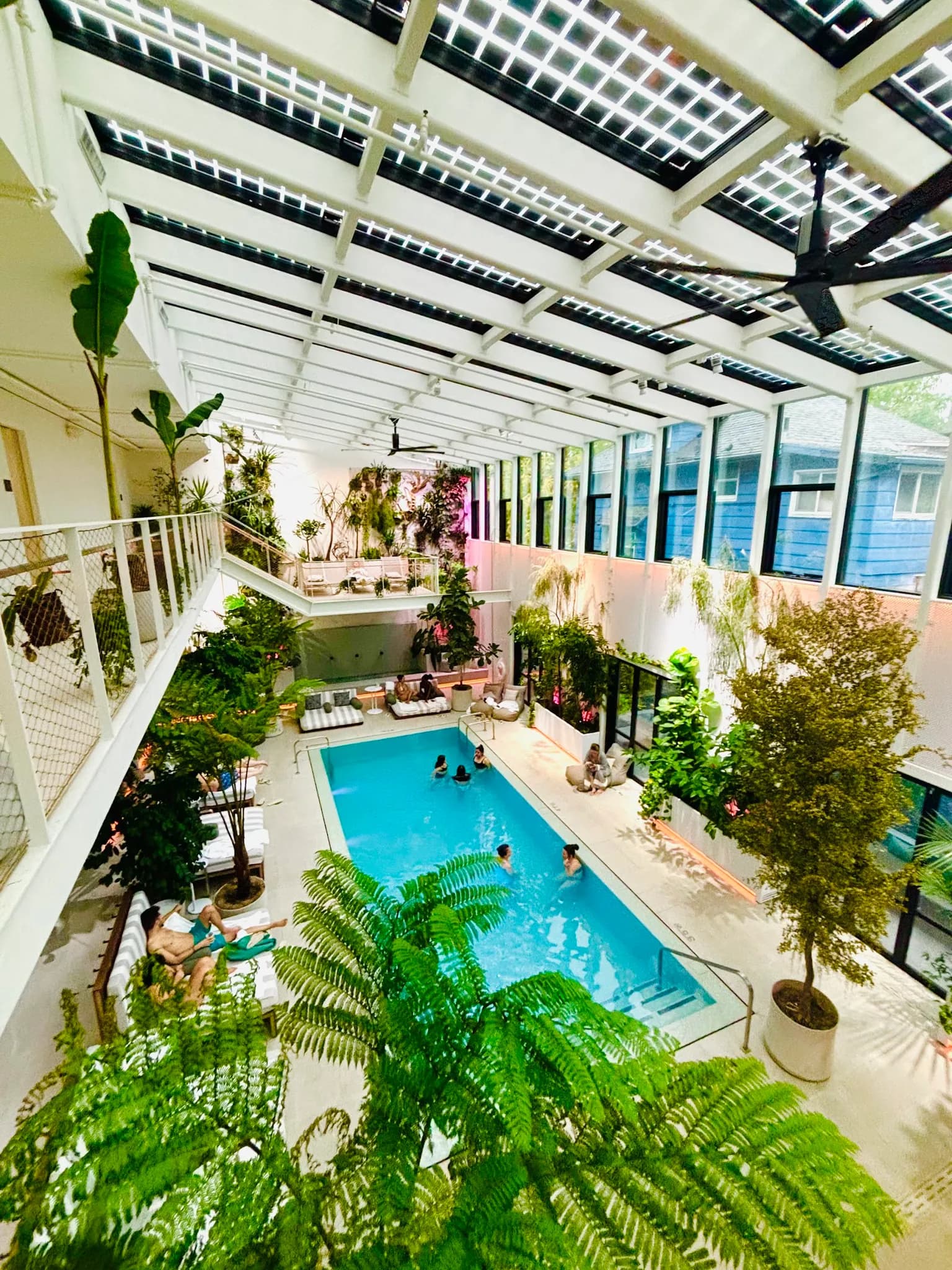 amenities-atriumpool