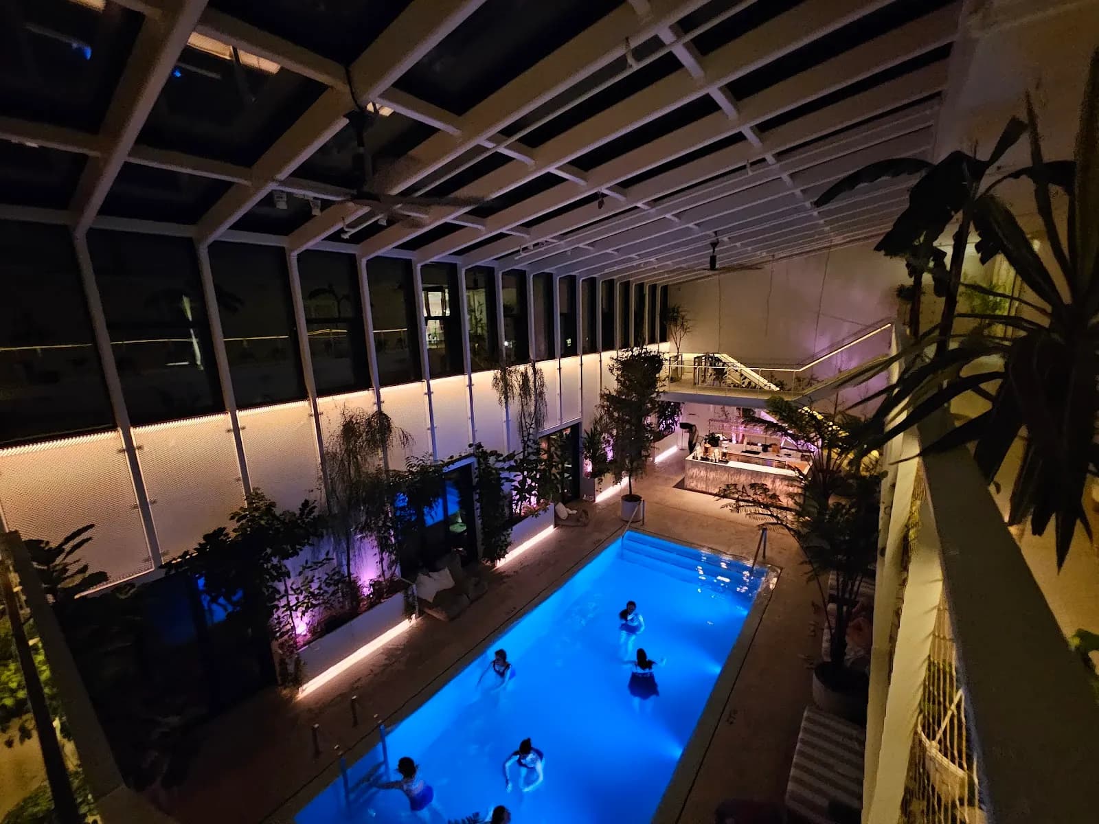 amenities-atriumpool-2