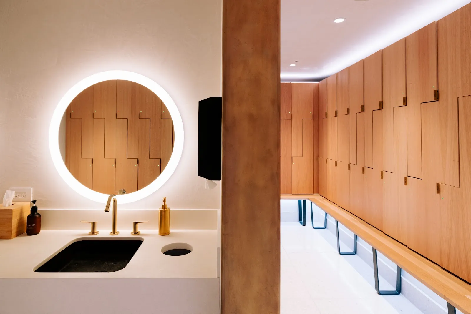 amenities-lockerroom