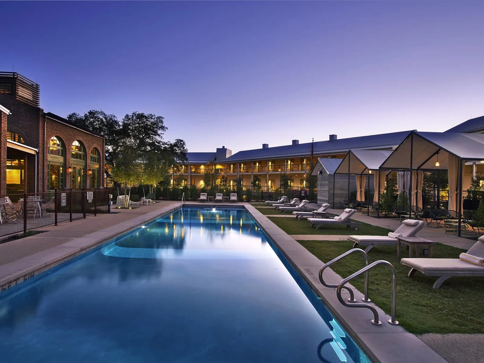 amenities-pool