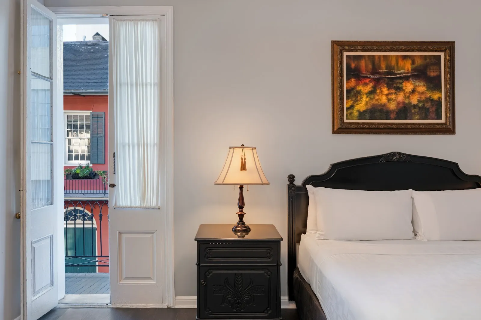 bedroom-balconyview