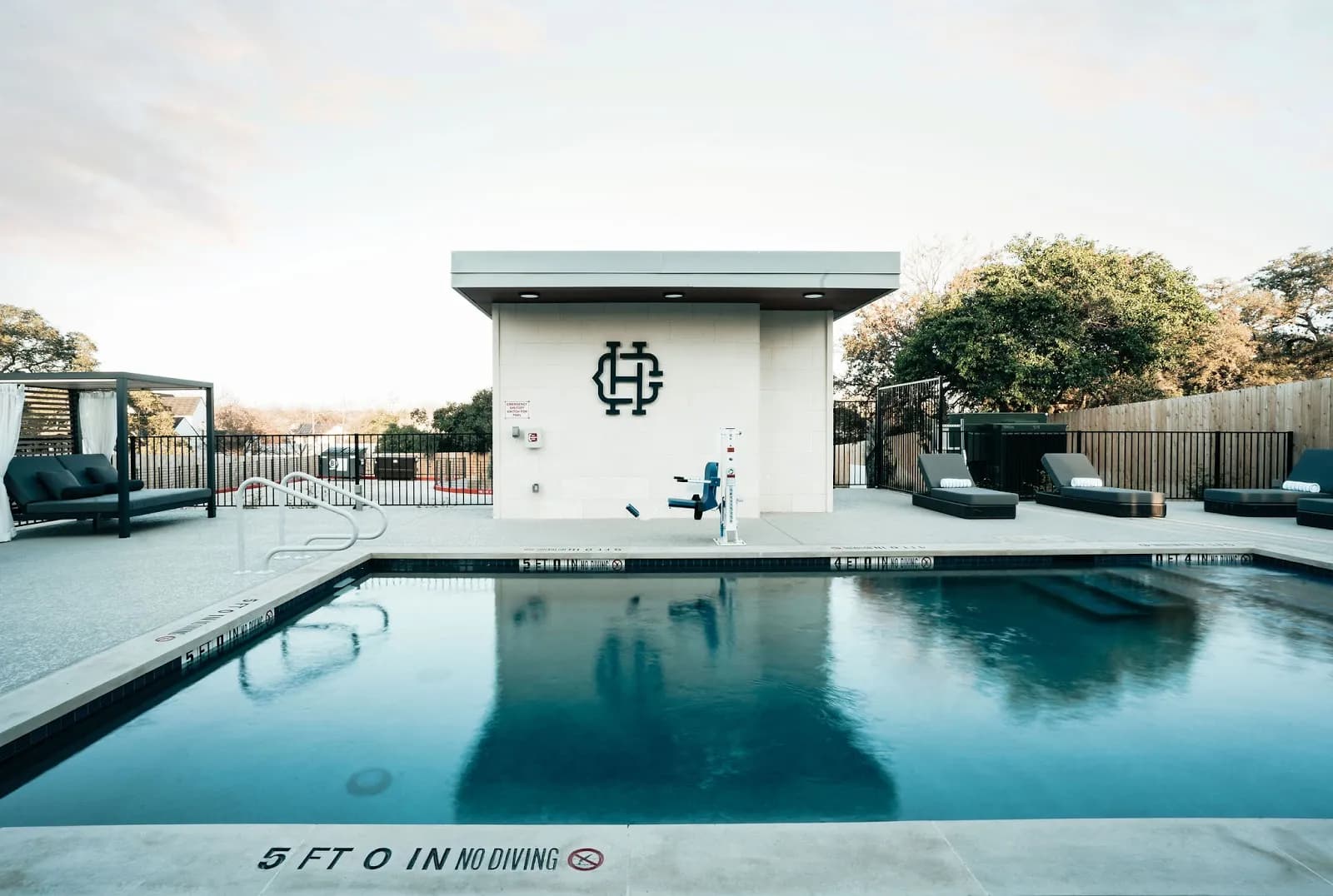 amenities-pool