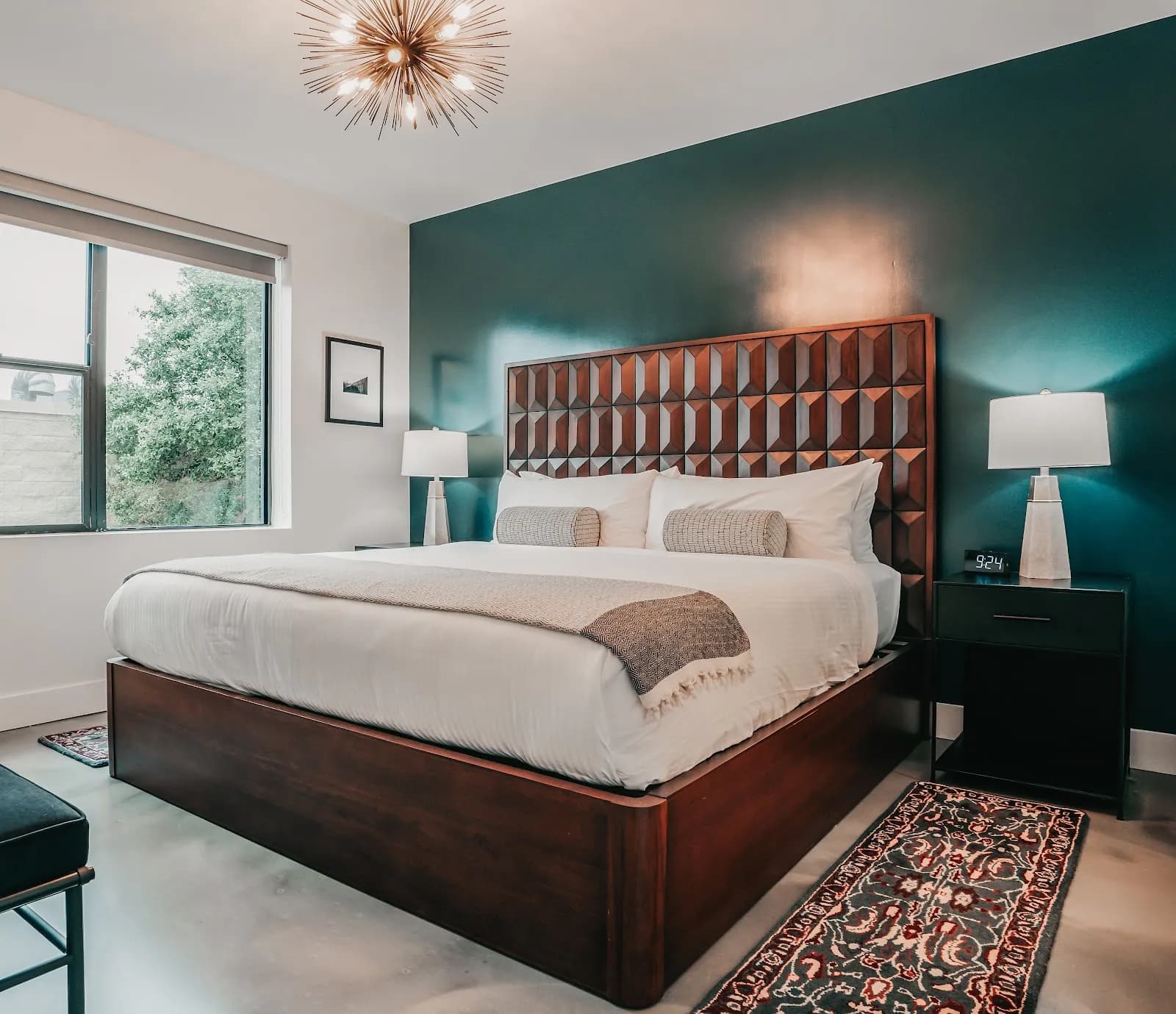 bedroom-kingbed