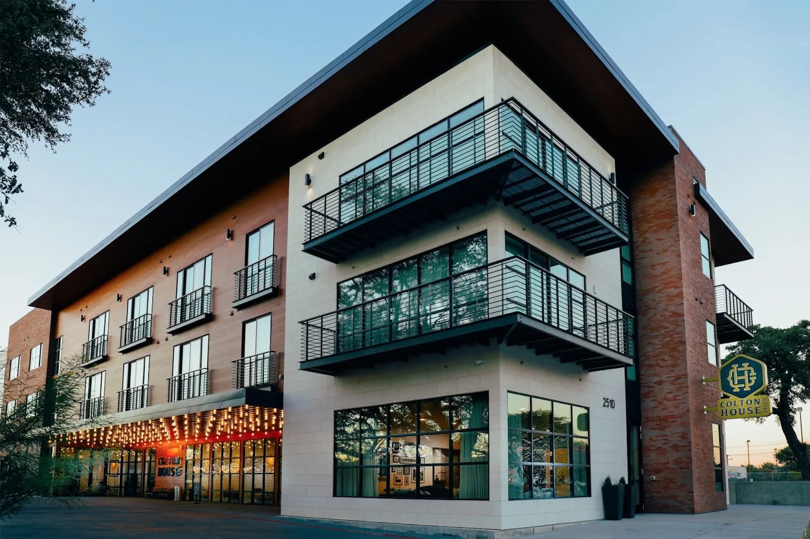exterior-storefront