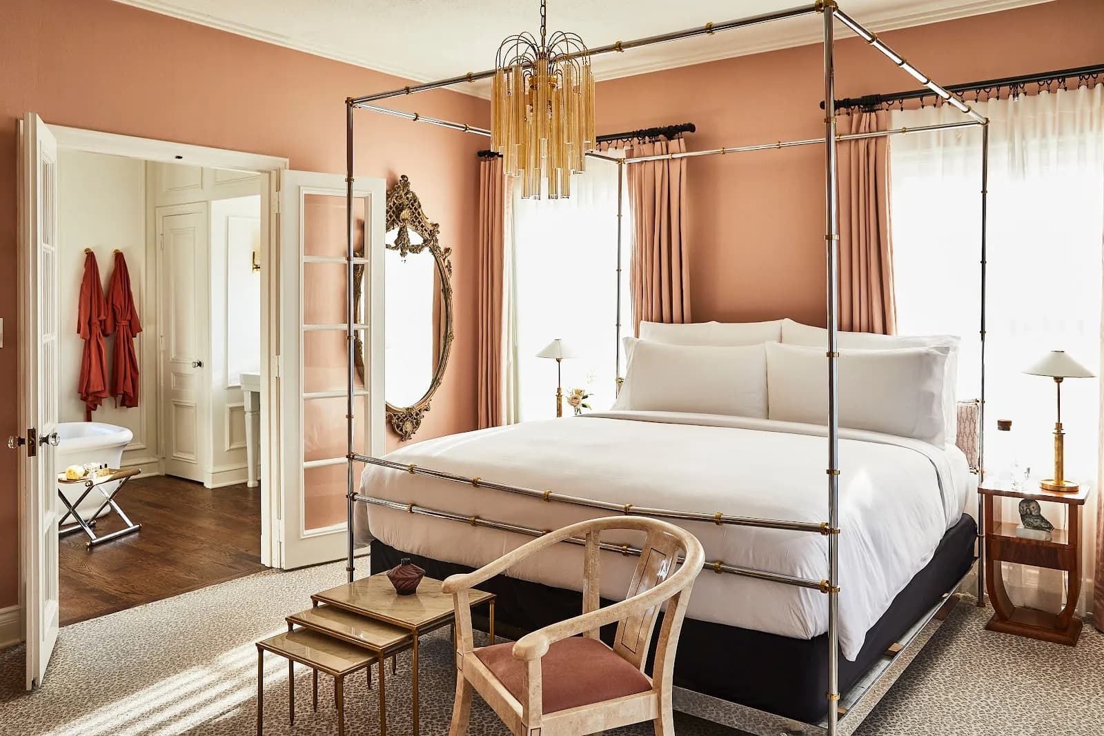 bedroom-canopybed