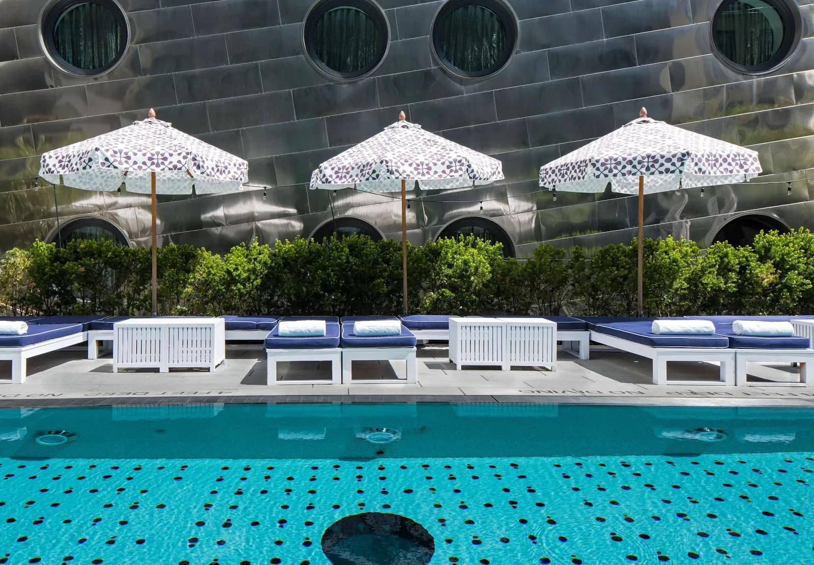 amenities-pool