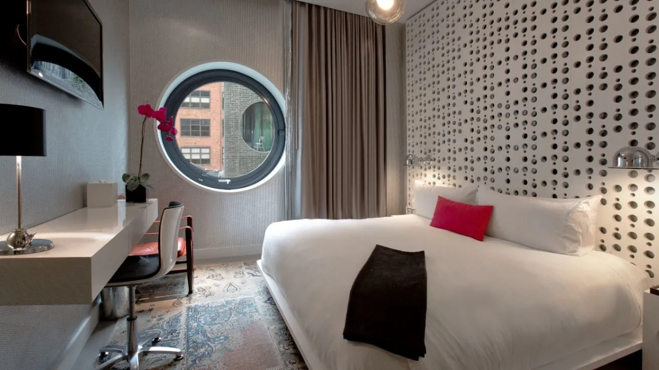 bedroom-kingbed