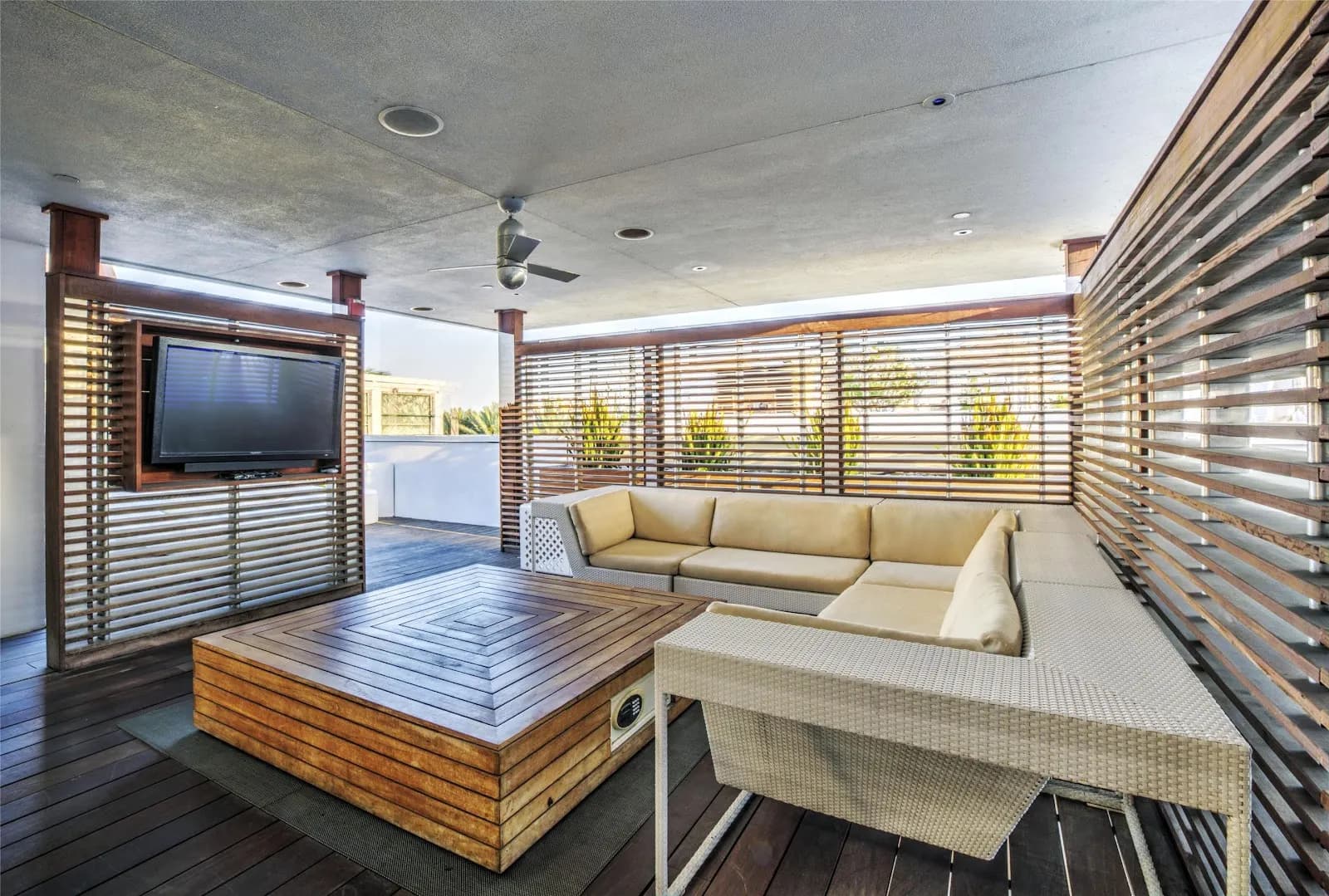 dreamsouthbeach_interior_loungeseating