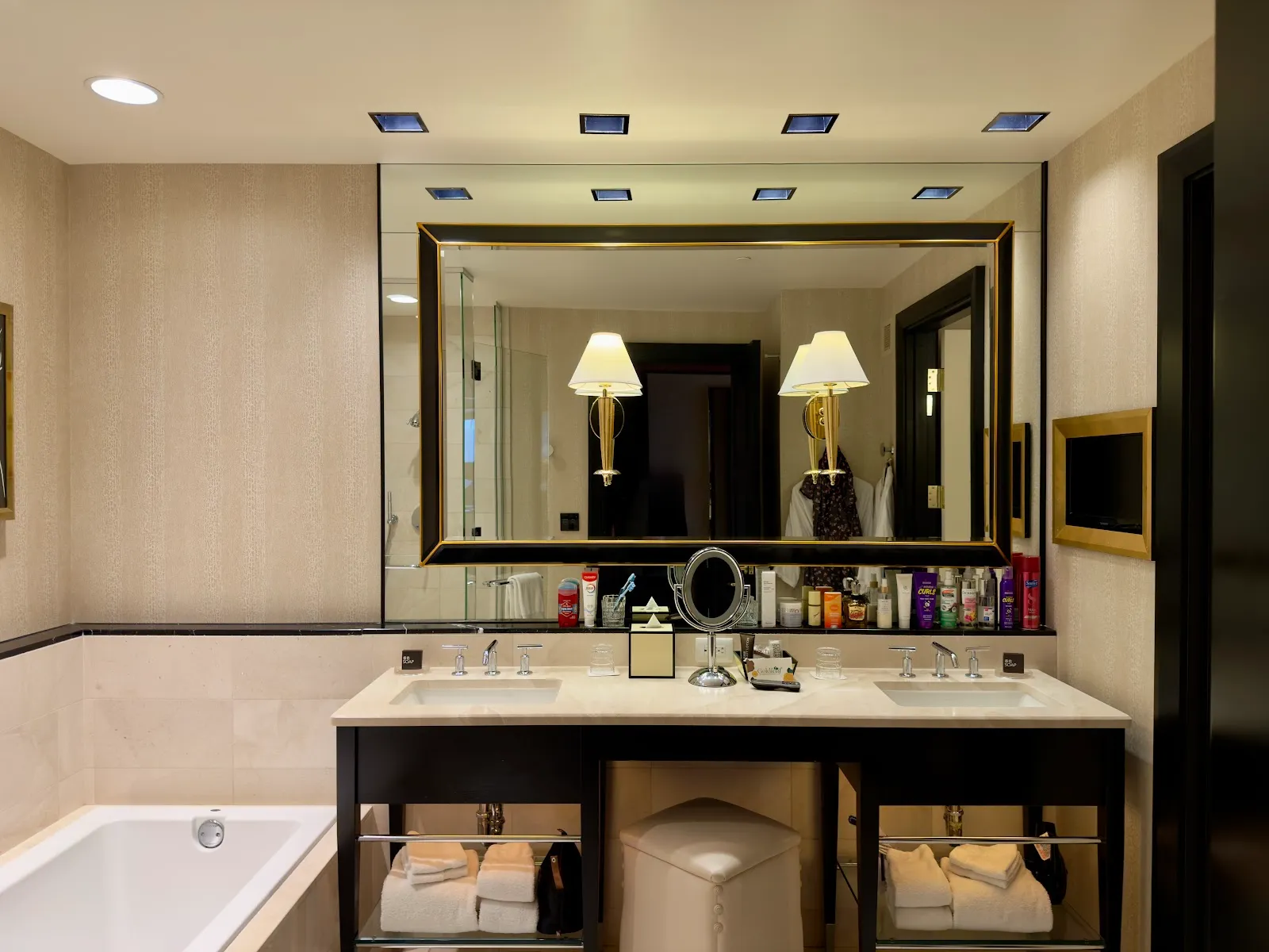 encoreatwynnlasvegas_bathroom_vanity