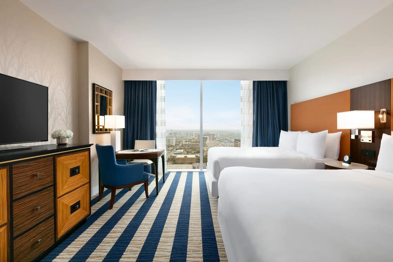 fairmontaustin_bedroom_twinbeds_2