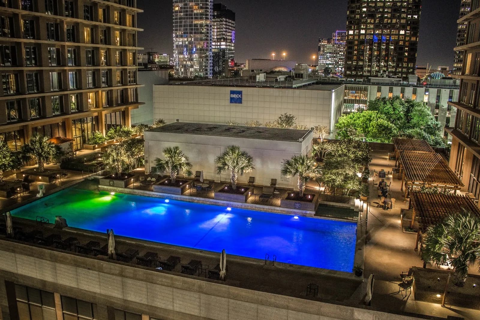 amenities-poolnight