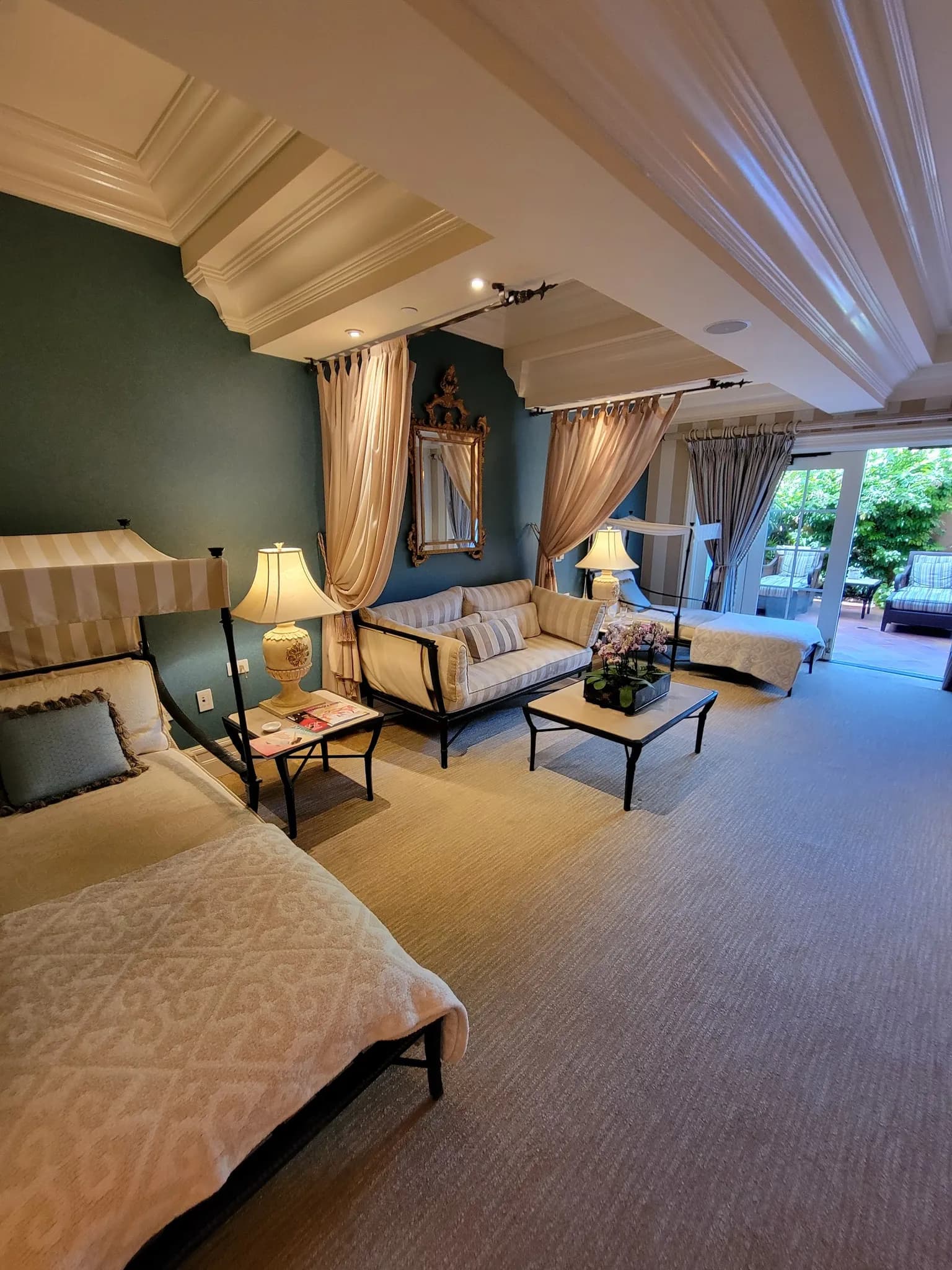bedroom-suite