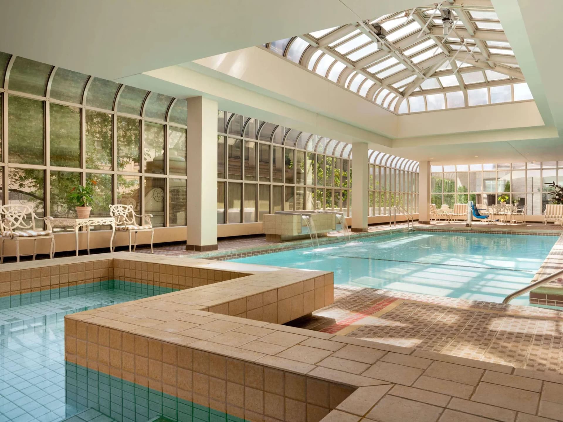 fairmontolympichotel_amenities_indoorpool_2