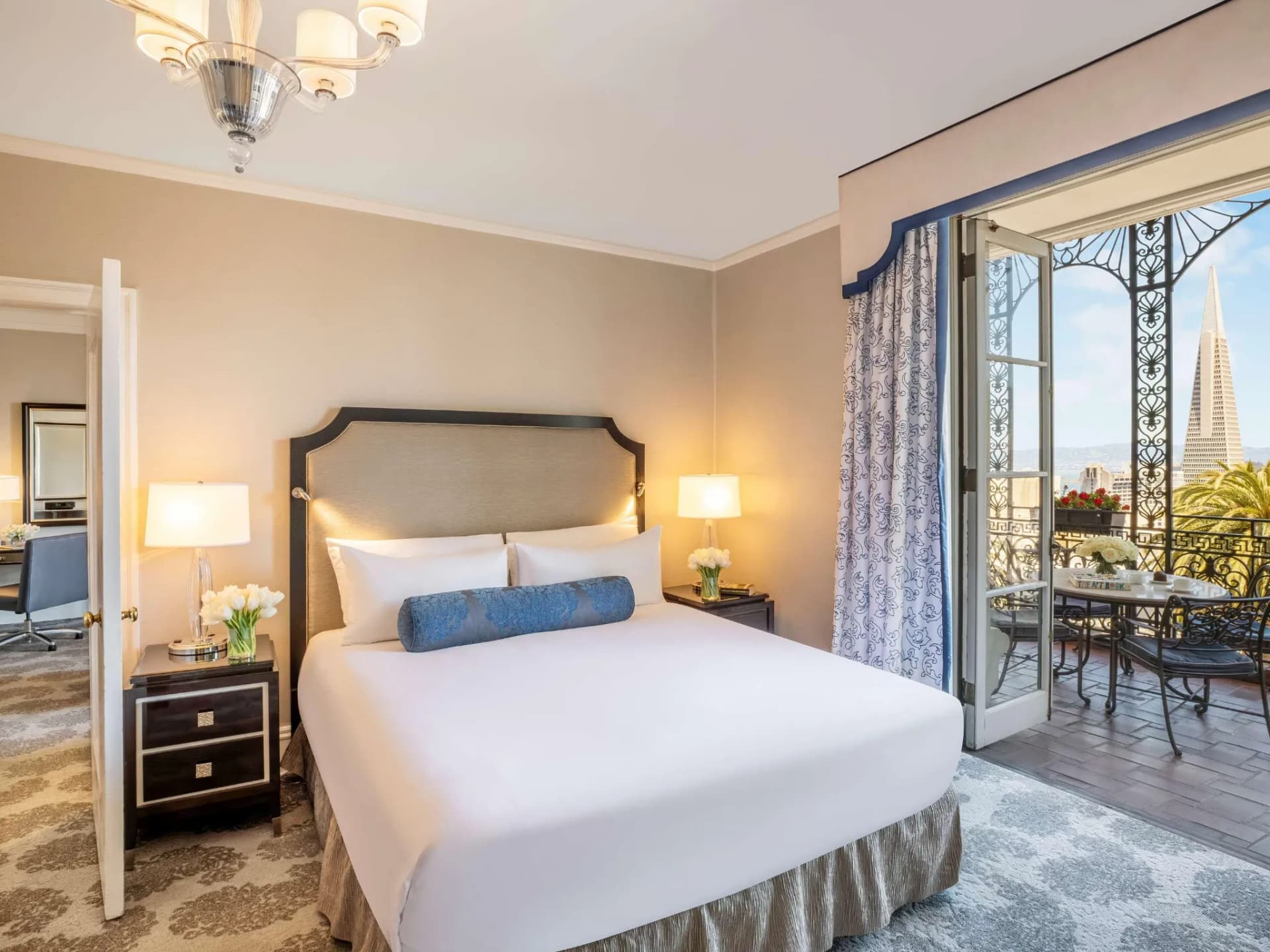 fairmontsanfrancisco_bedroom_balconyview
