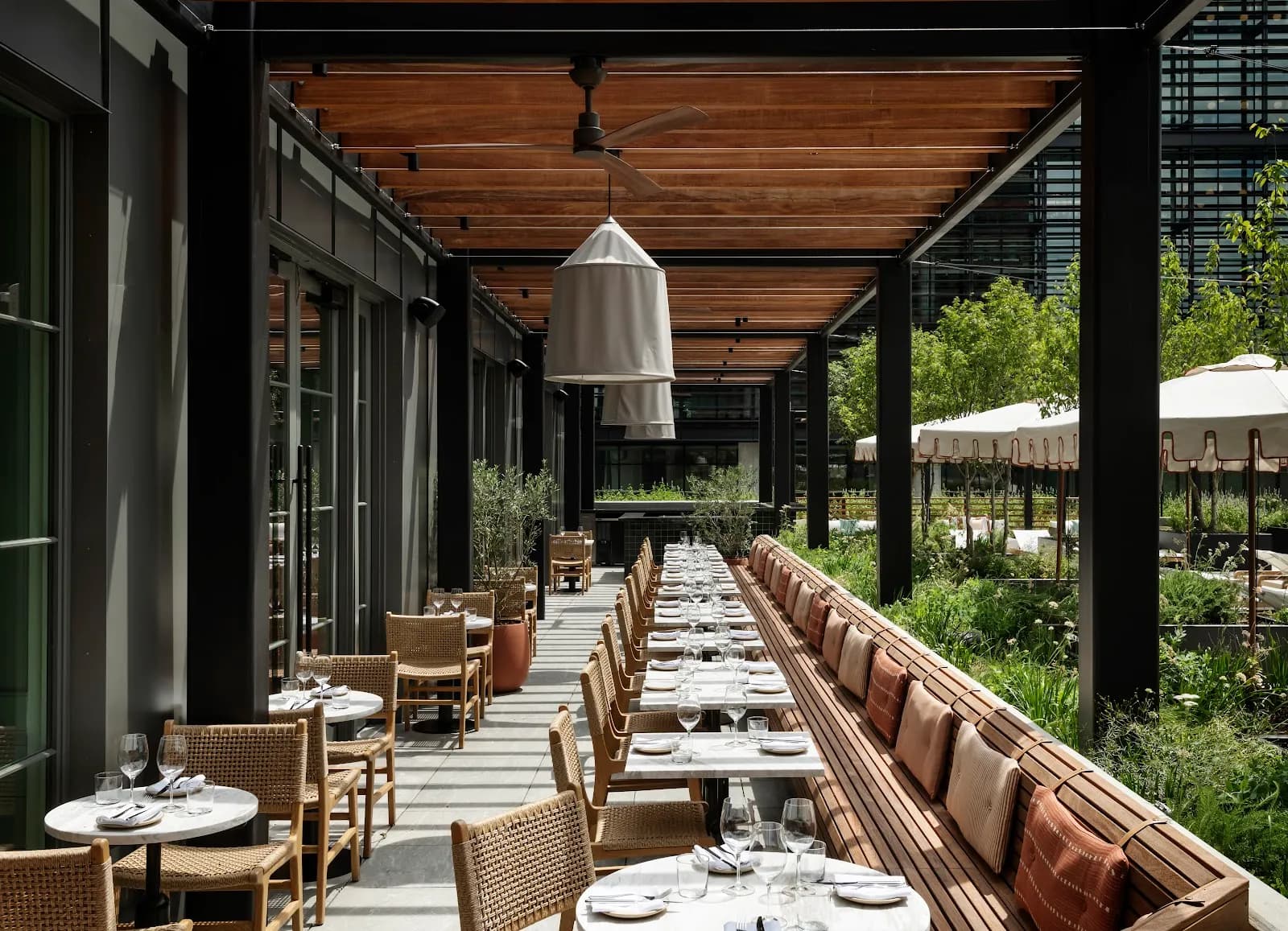 dining-restaurantseating