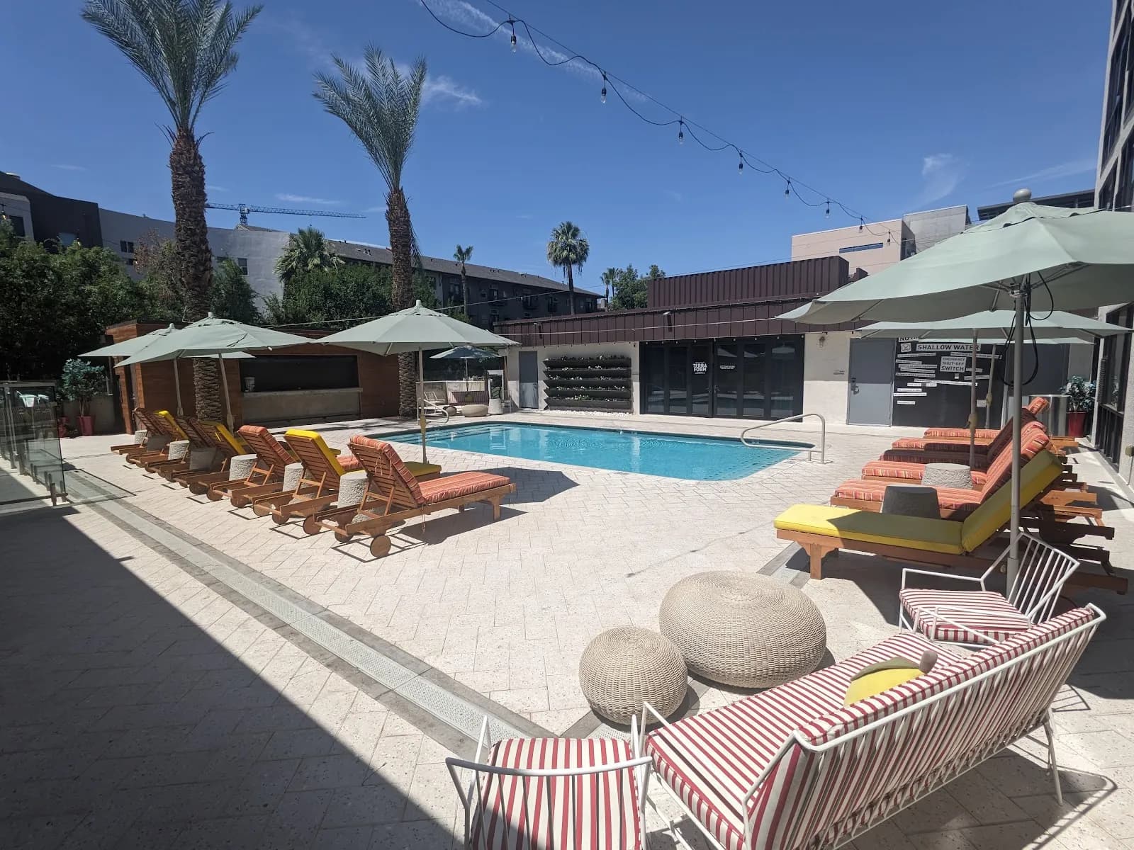 foundrephoenix_amenities_pool