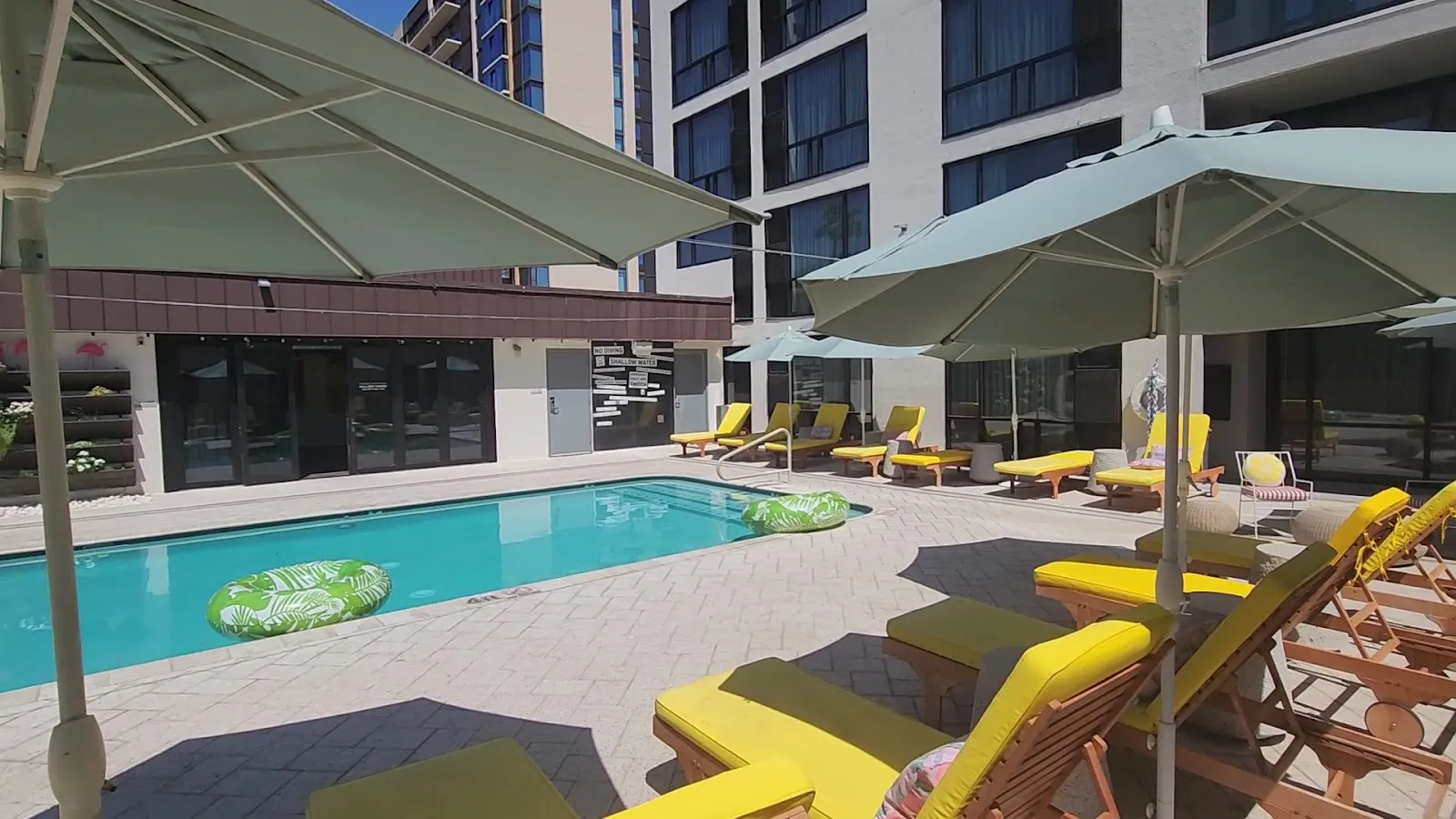 foundrephoenix_amenities_pool_2