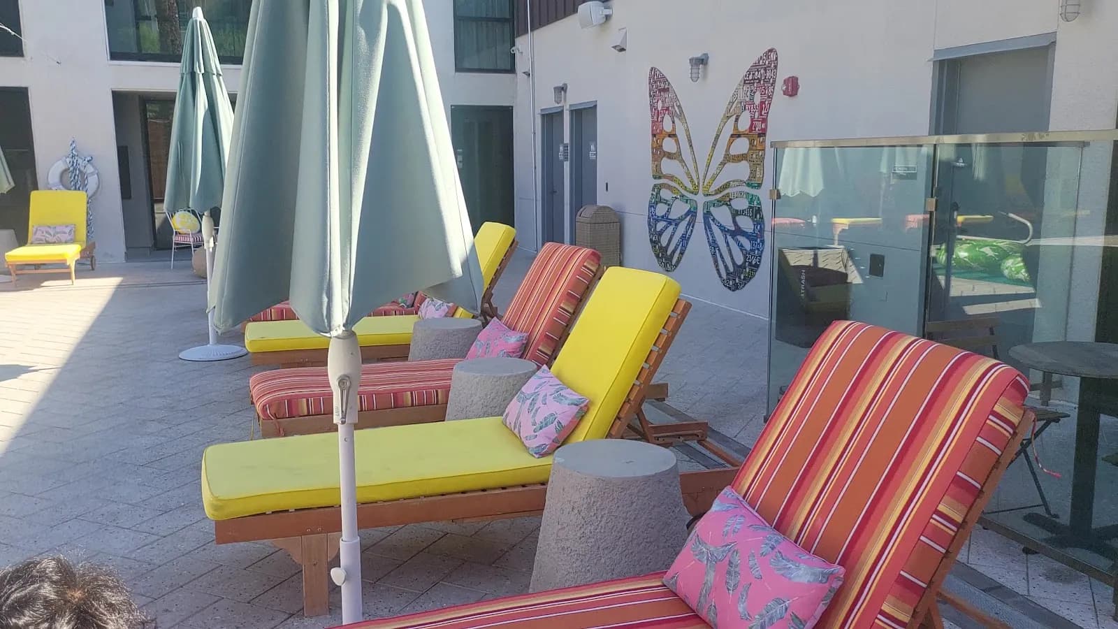 foundrephoenix_amenities_pooldeck