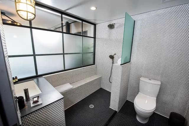 foundrephoenix_bathroom_shower