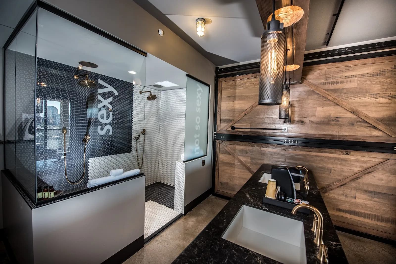 foundrephoenix_bathroom_shower_2