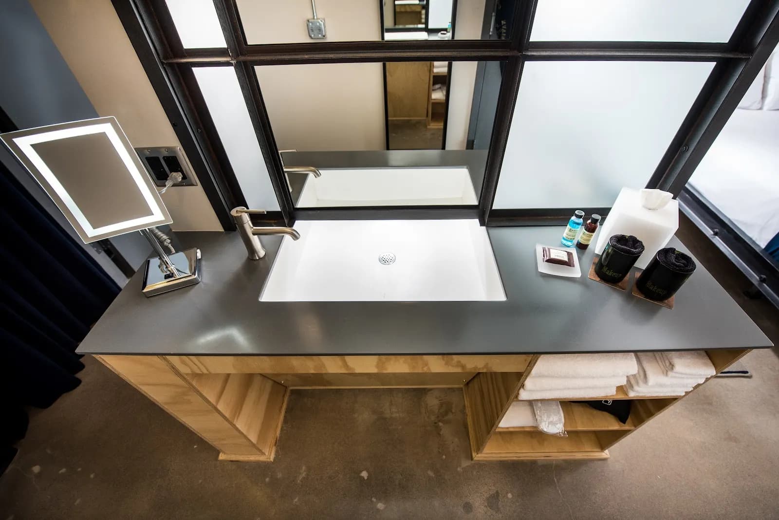 foundrephoenix_bathroom_vanity