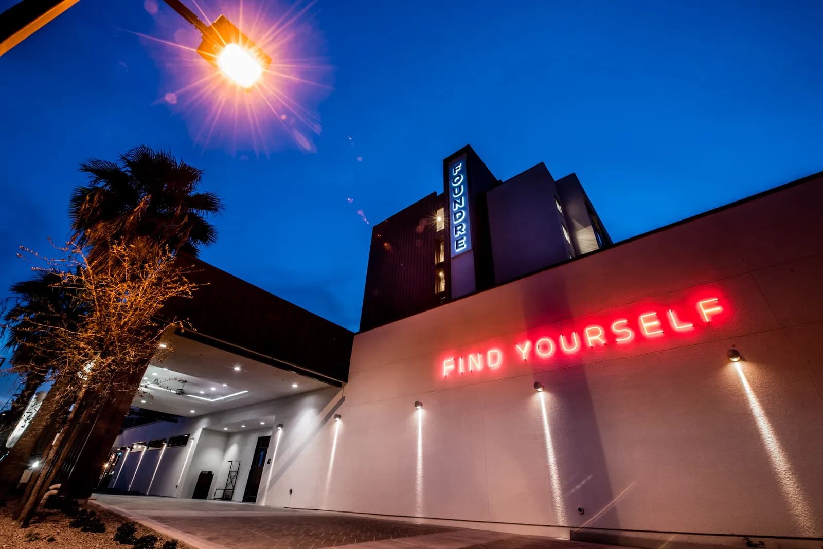 foundrephoenix_exterior_nightview