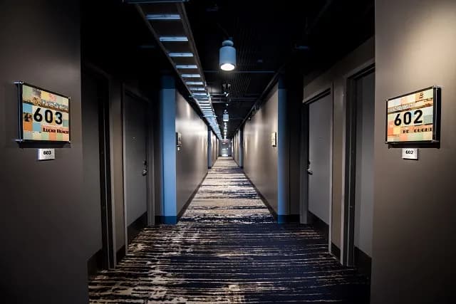 foundrephoenix_interior_hallway