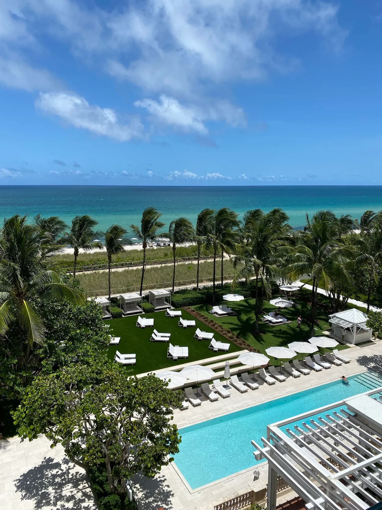 amenities-pool