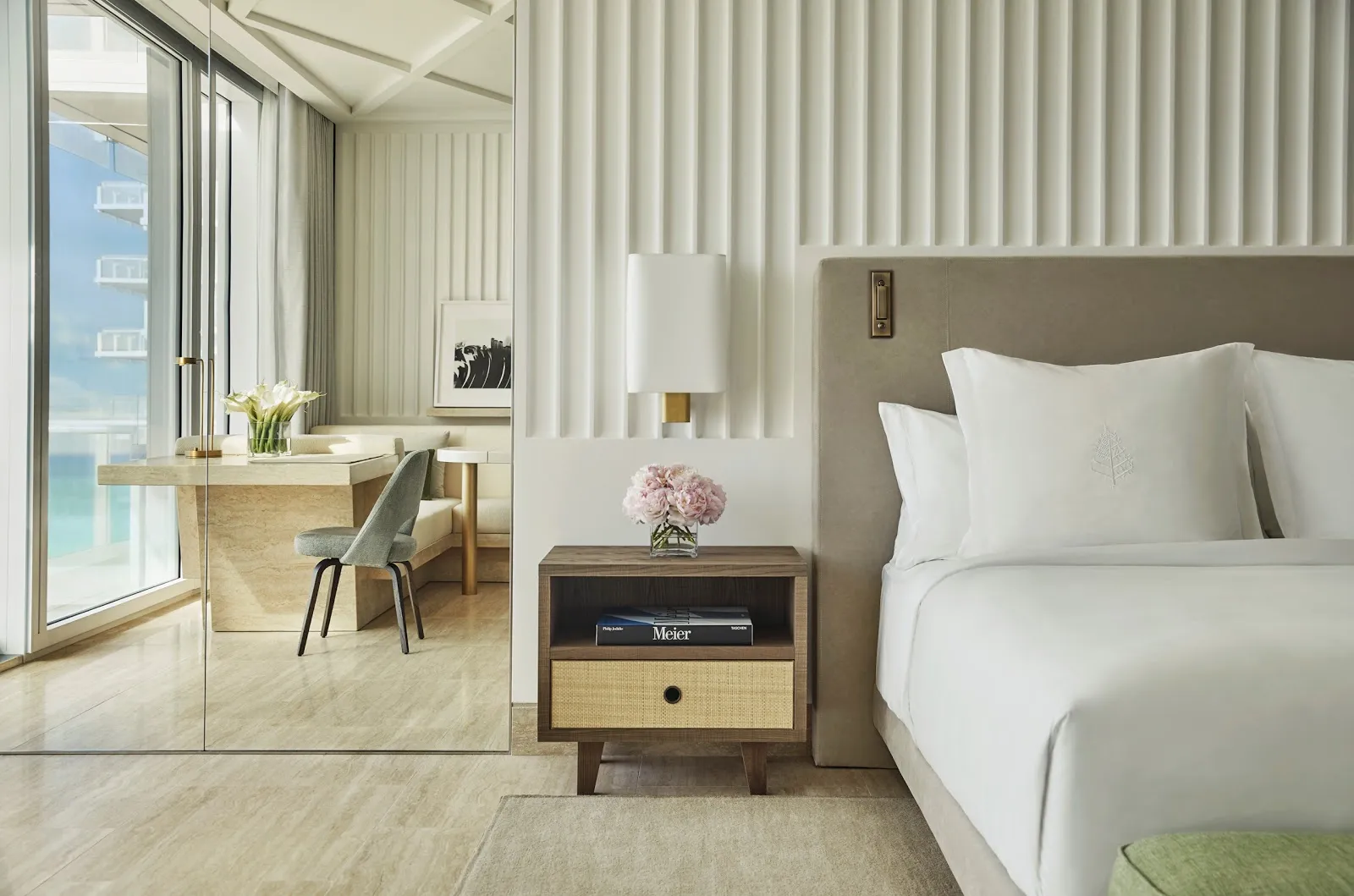 bedroom-kingbed-2