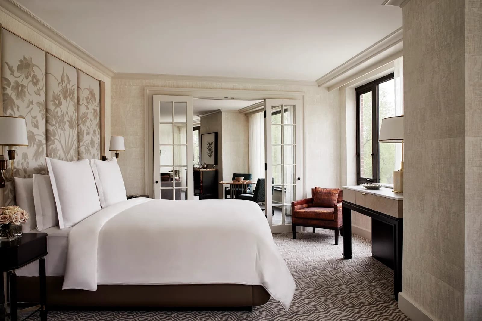 bedroom-kingbed