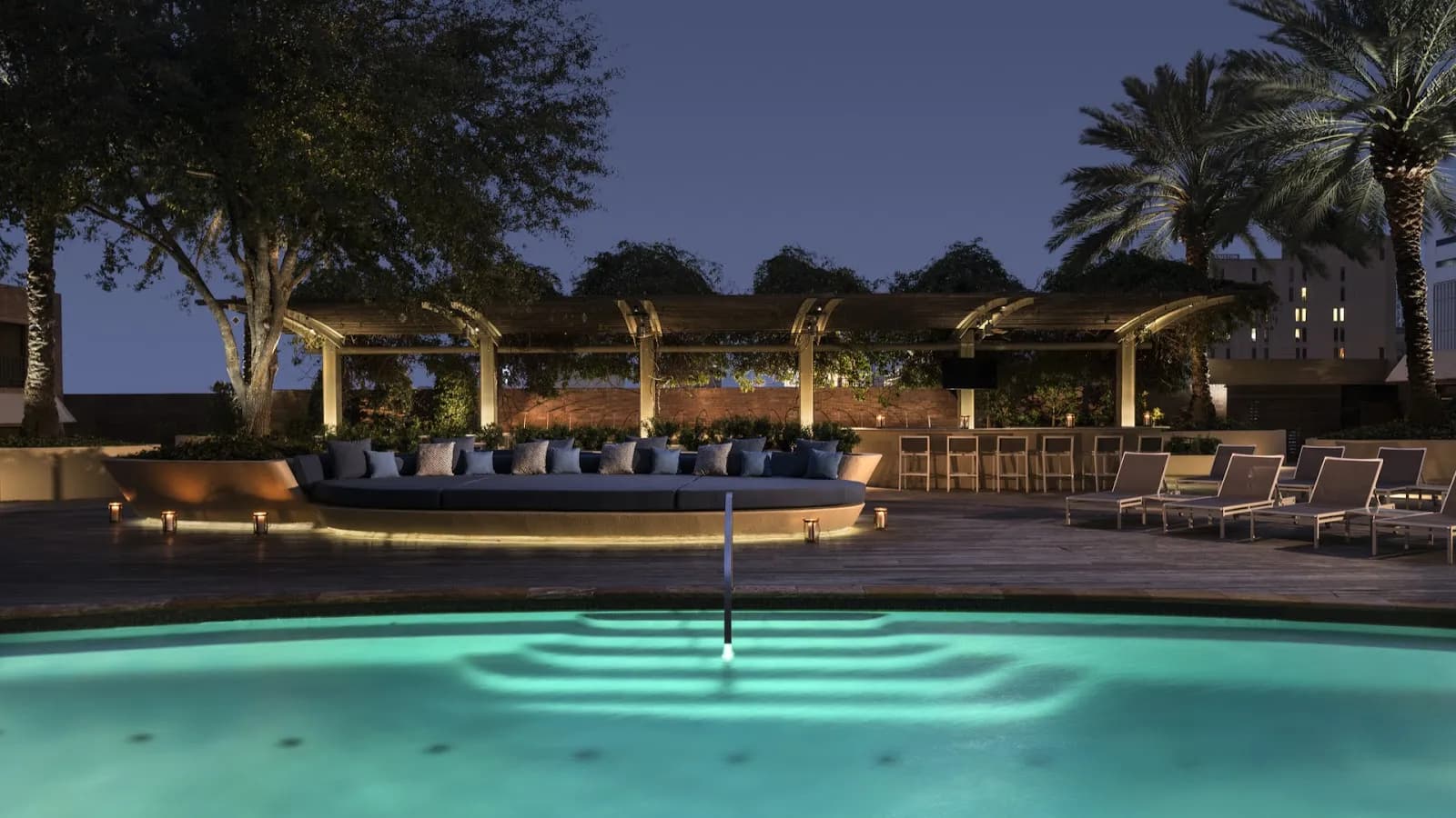 amenities-poolnight