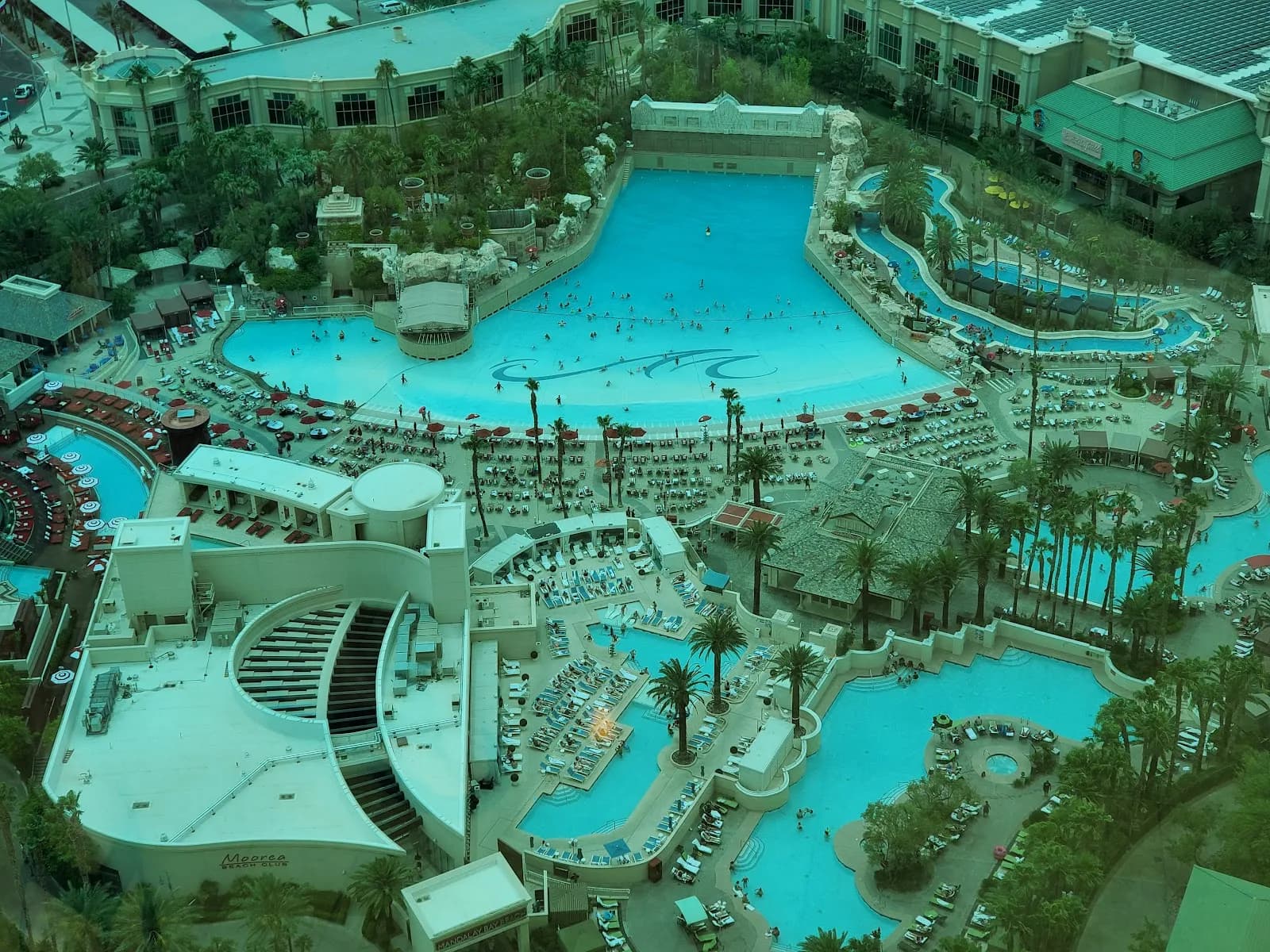 amenities-pool