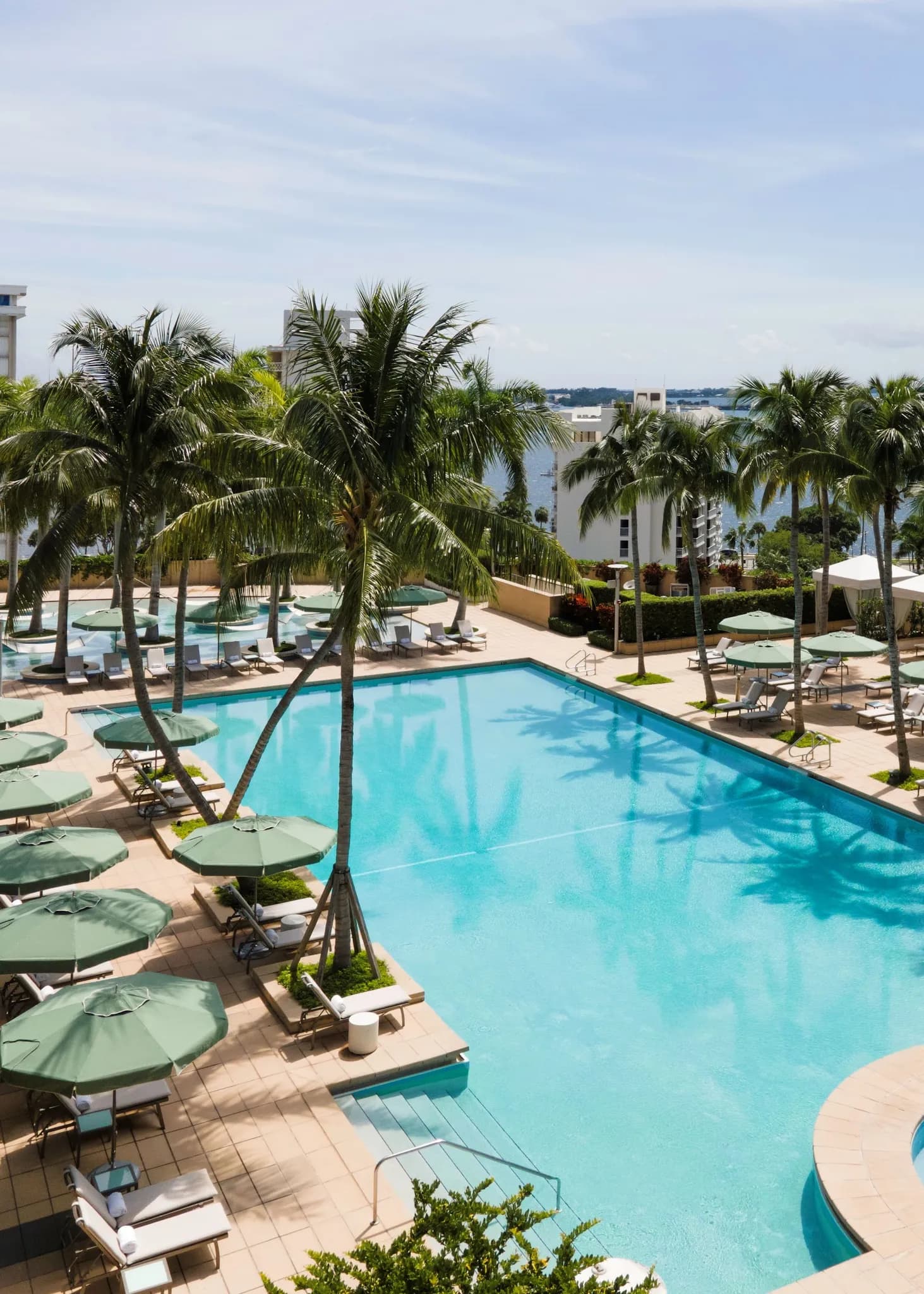 amenities-poolbayview