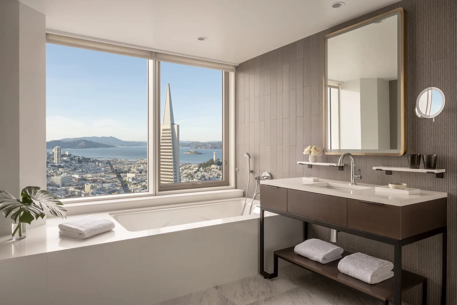 bathroom-bathtub