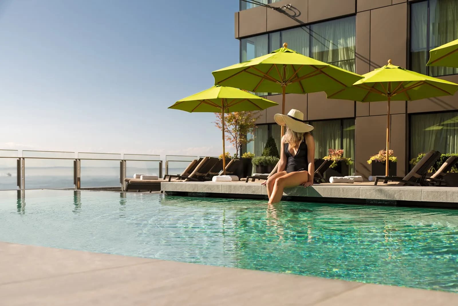 amenities-pool