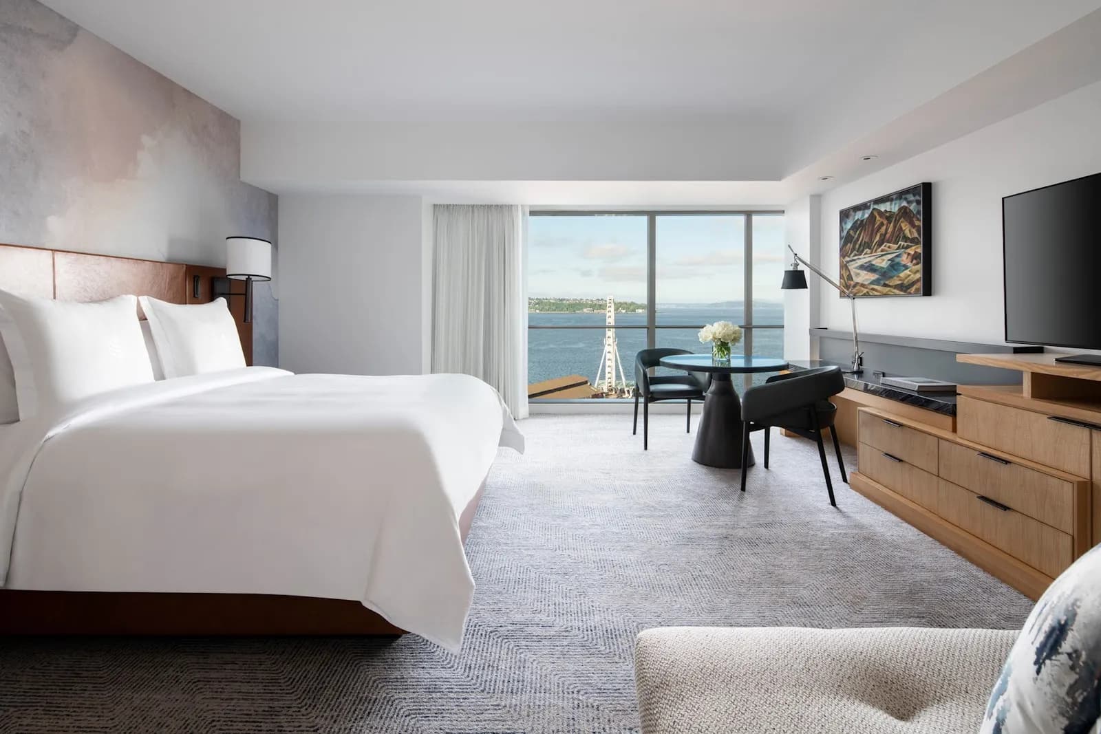 bedroom-kingbed