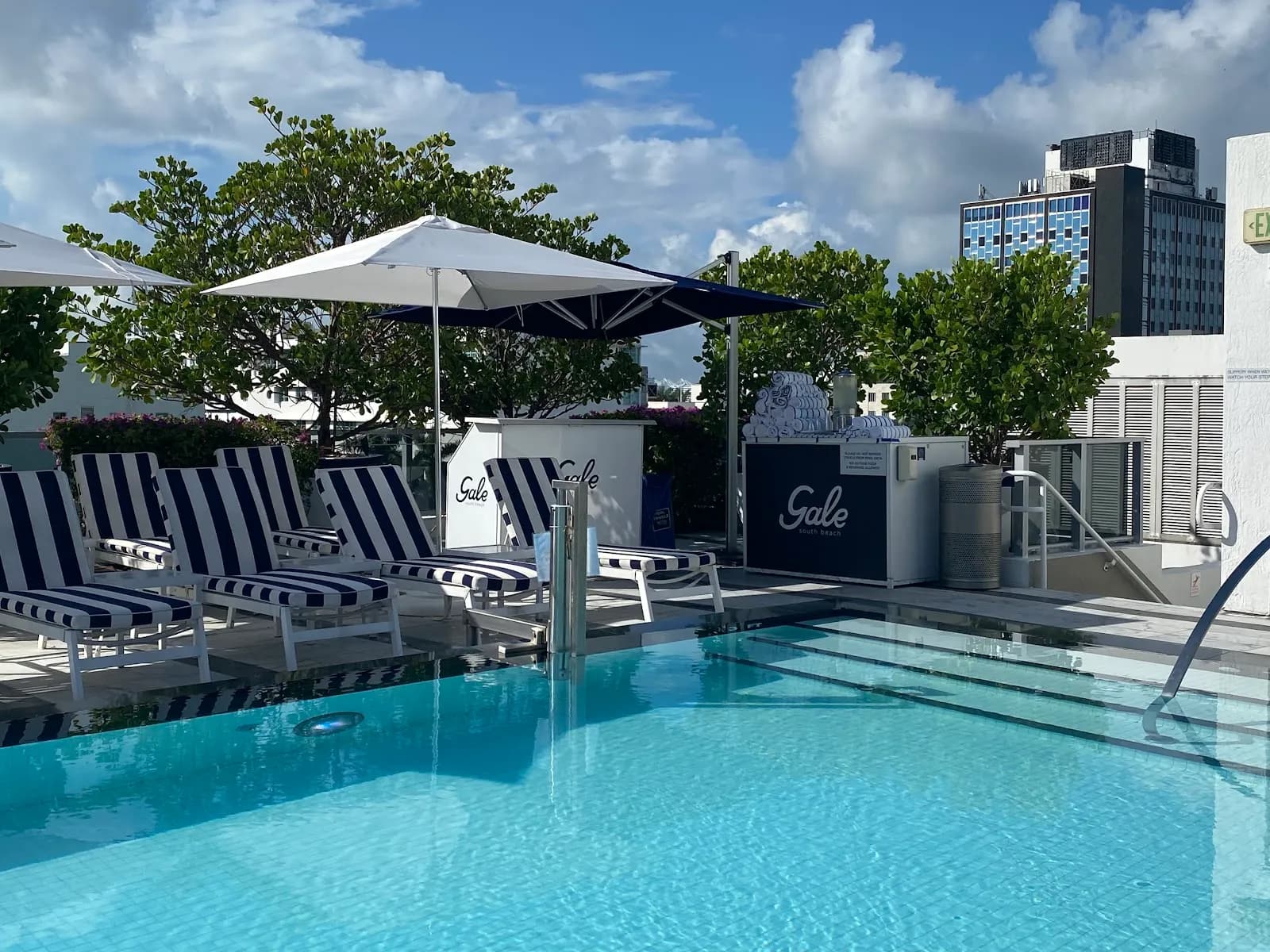 amenities-pool
